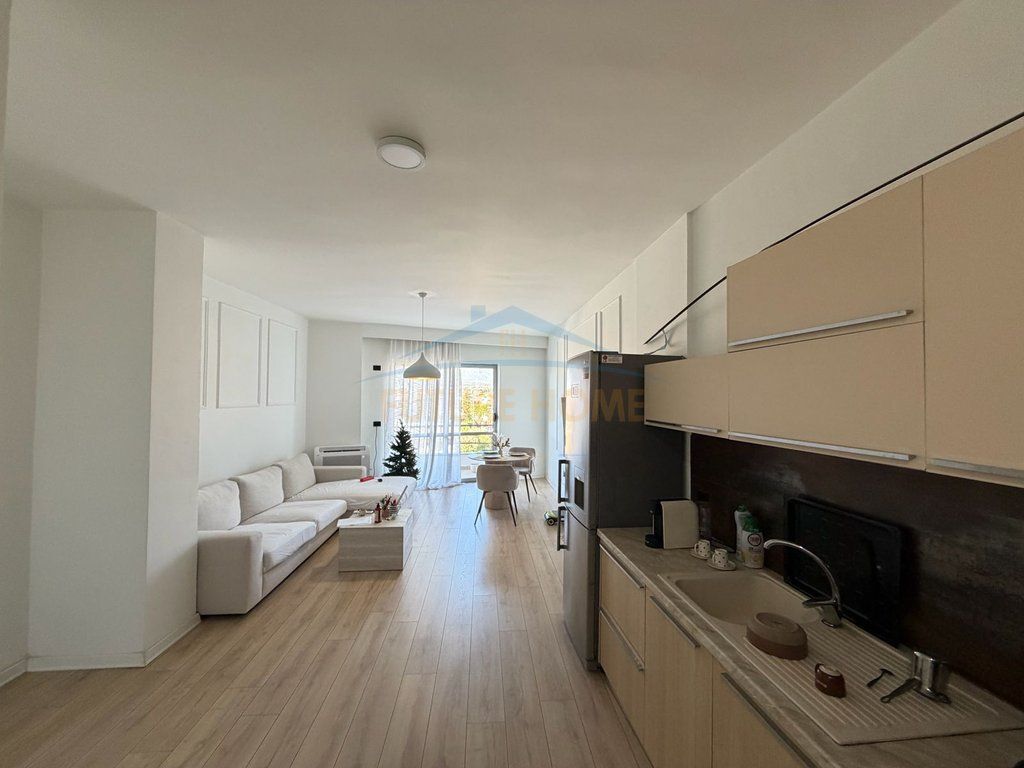 Shitet , Apartament 1+1 , Kthesa e Kamzes , Tirane