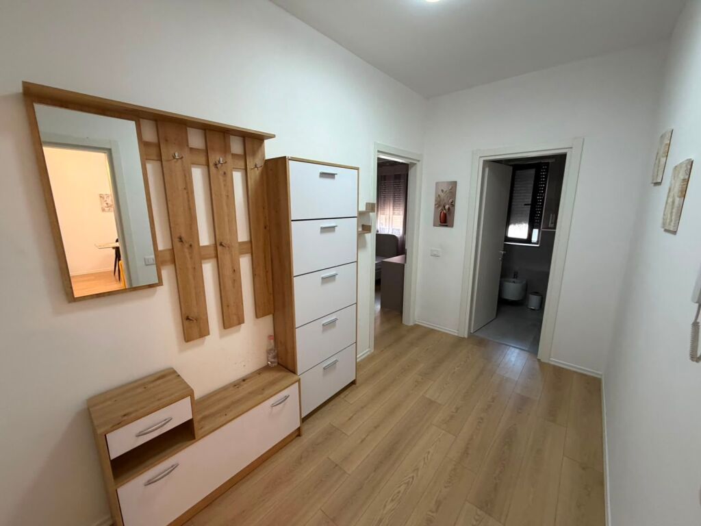 🏡 For rent 1+1 at Oasis Complex, Astir  ✨ Newly furnished 🛏️ With wardrobe 📐 70 m² 🏢 2nd floor, new building with elevator 📍 Astir, Oasis Complex 💰 55,000 lek/month   