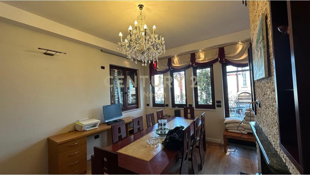 Apartment 3+1+3 Penthouse with Panoramic View for Sale from Tirana Neom142074