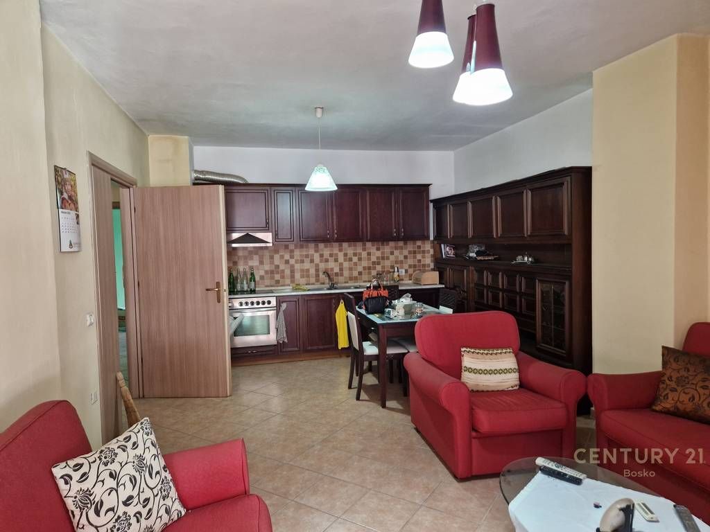 Apartament 2+1 per shitje ne Yzberisht
