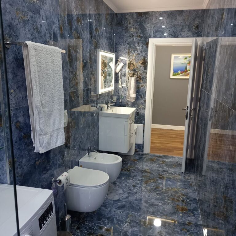 Qera | Apartament 1 + 1 | Blloku | 650 €/muaj