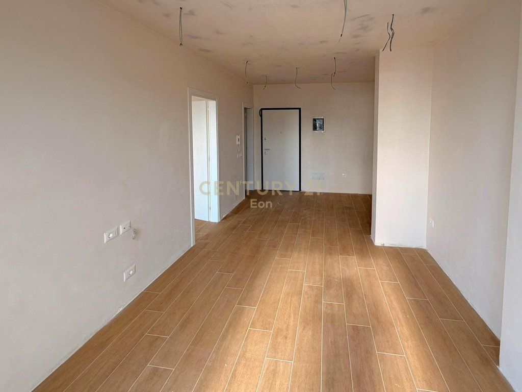 Apartament 1+1 me Pamje Deti 50 metra nga Deti në Golem !