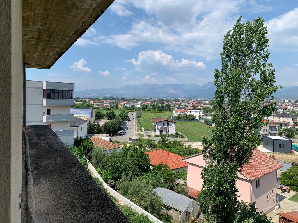 Business premises 3km away from the airport