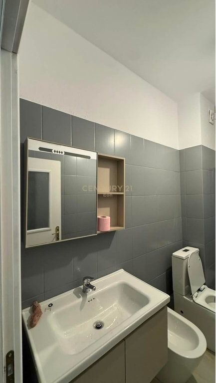 Apartament 1+1 Me Qira në Plazh, Durrës !