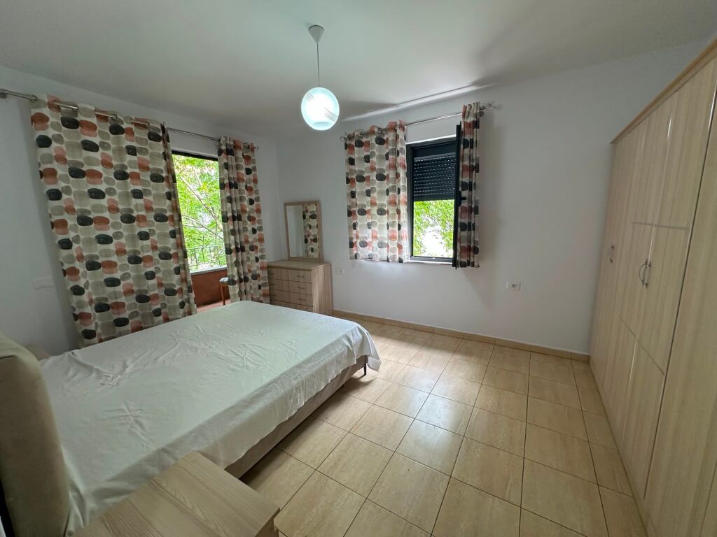 🏢Di fronte all'Istituto “Harry Fultz” si affitta un appartamento 2+1 arredato. 550Euro