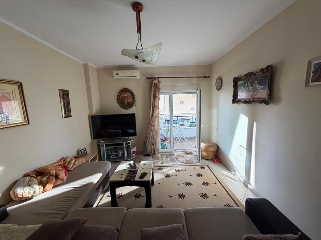 Apartament 1+1 per shitje Hotel Gjermania Durres