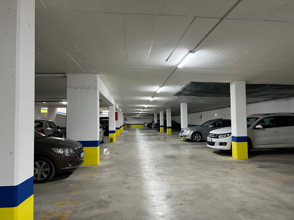 Qera, Apartament 2+1+post parkimi Rruga Albanopoli