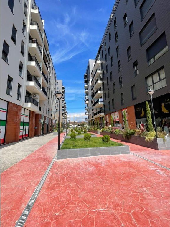 Qera , Ambjent Biznesi , Trio Towers  Don Bosko 630 €