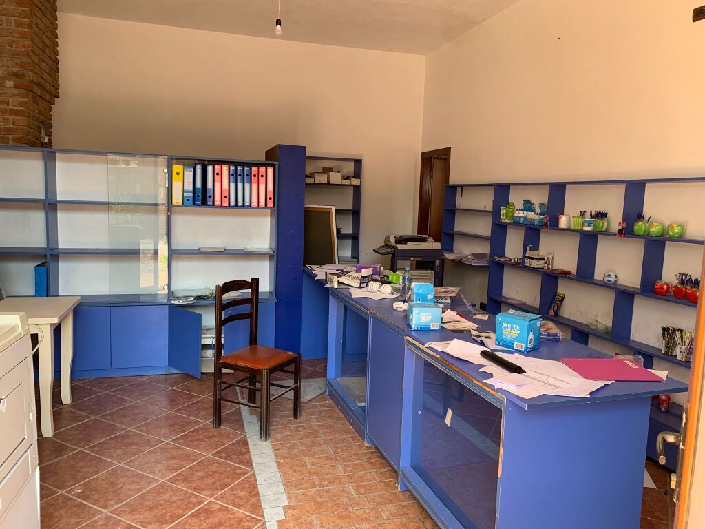 Business premises 3km away from the airport
