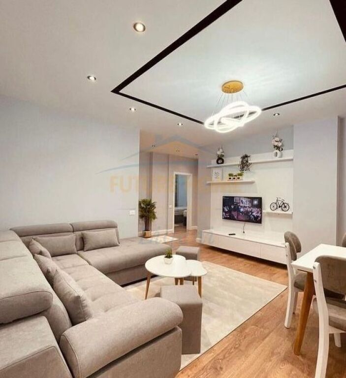 Apartament 2+1per qera tek Ish Parku i Autobuzave