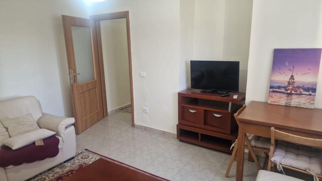 Jepet me qera apartament 1+1 te 21 Dhjetori