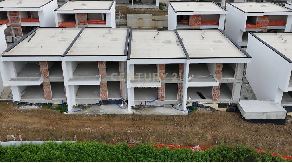 SHITET VILE EKSKLUZIVE TE KOMPLEKSI "SIAR" , LIQENI FARKES, TIRANE
