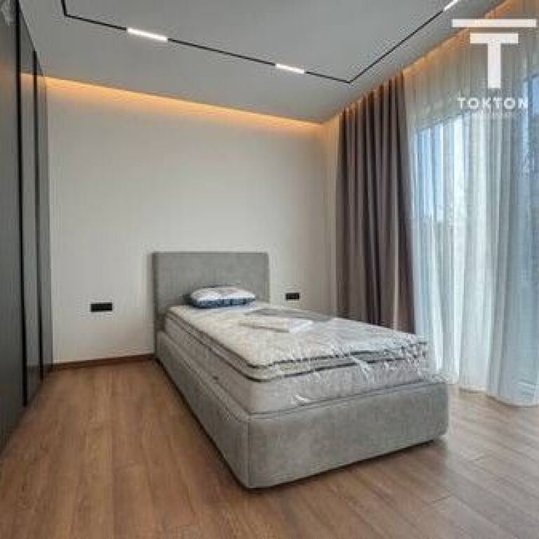 SHITET, VILË E BASHKËNGJITUR, FOREST RESIDENCE, LIQENI I THATË
