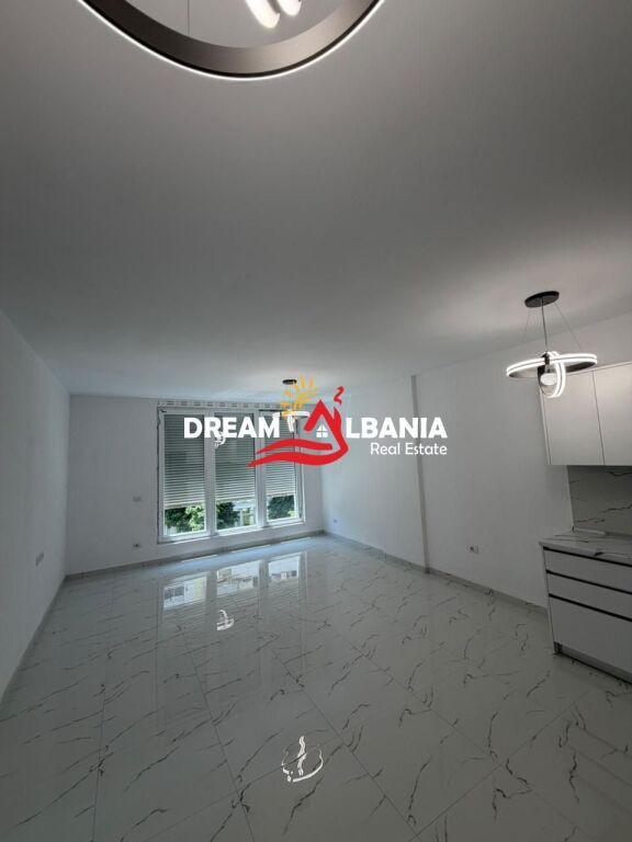 Jepet me Qera Apartament 1+1 pranë Policisë Bashkiake-Tirane (42111592)