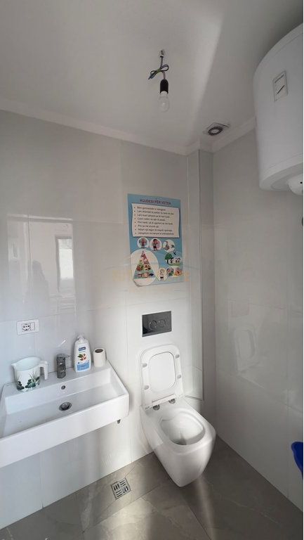 Rent, Business Premises, Medrese Tirane. 700 €