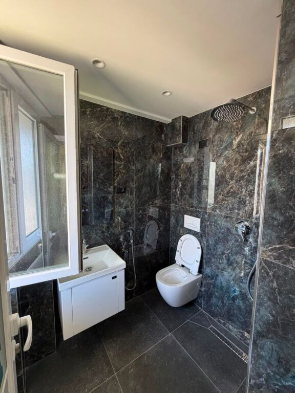 Apartment 2+1 for rent in Sauk të Ri