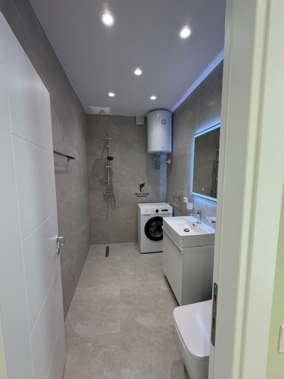 SHITET APARTAMENT 2+1 MYSLYM SHYRI 235.000 EURO FH-77332