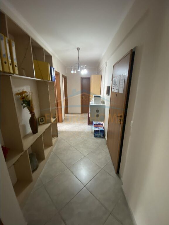 Qera, Ambient Komercial, Don Bosko Tiranë 1,200 €