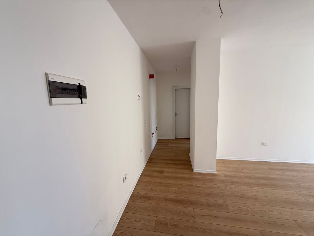 APARTAMENT PËR SHITJE 2+1+2 BANJO NË PLAZHIN ILIRIA!