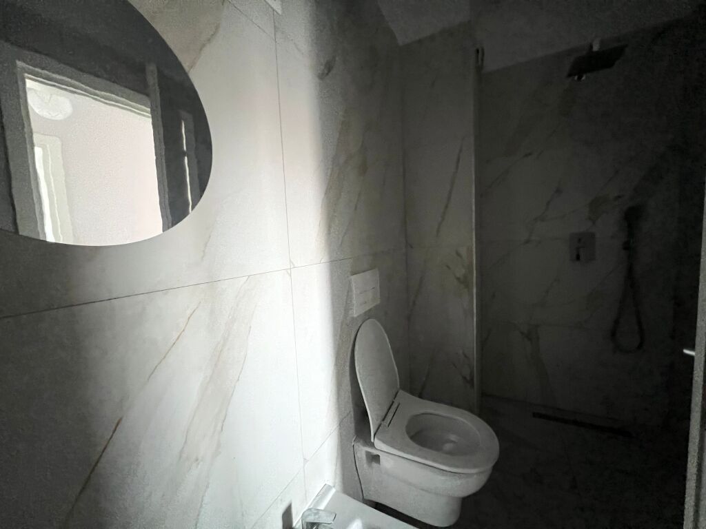 Qera, Apartament 2+1+post parkimi Rruga Albanopoli