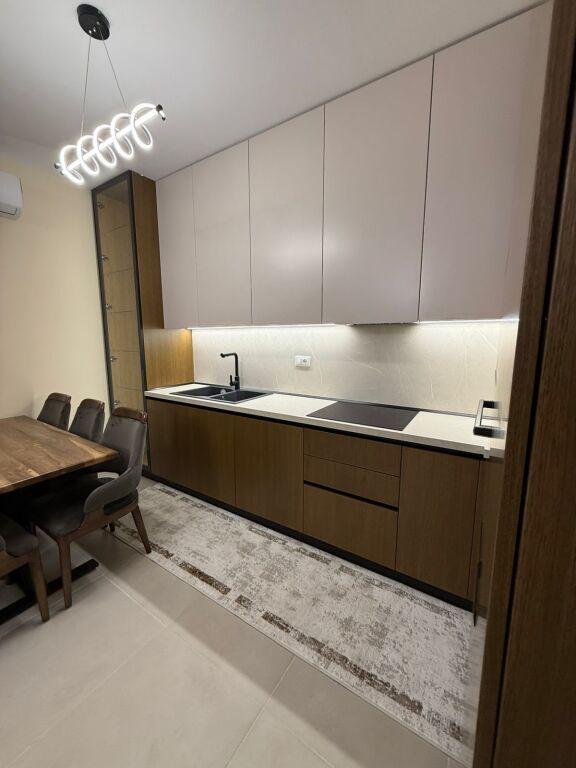 Apartament me qera 2+1 te Rruga Vjena