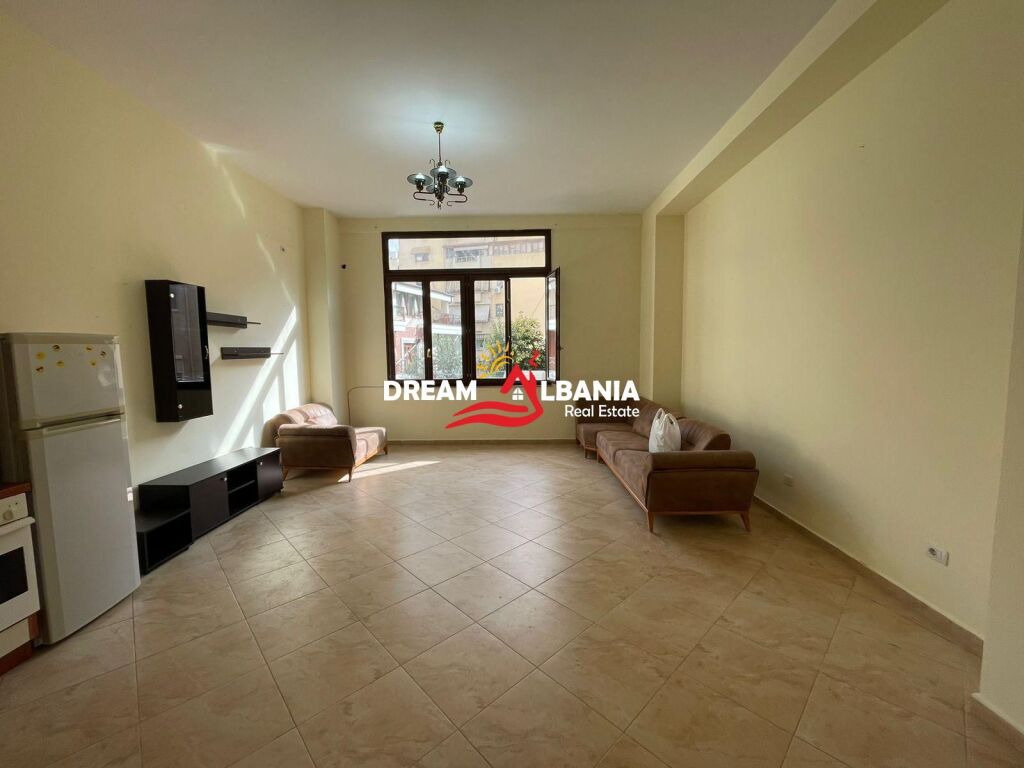Locale ufficio in affitto vicino alla rotatoria del Comune di Parigi, Tirana (ID 42611551)