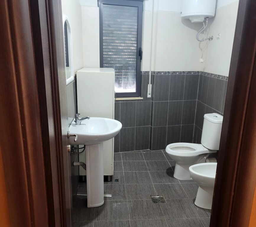 Qera | Apartament 2 + 1 | Liqeni i Thatë | 600 €/muaj