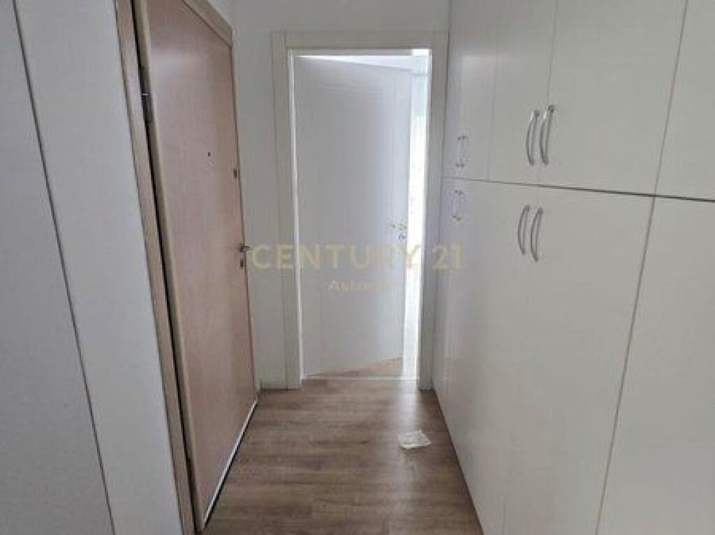 Shitet apartament 1+1, Linze, Pranë Restorant 2 Luanët