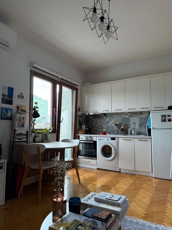 1+1,kat 5 pa ashensore,gjykata e rrethit,600 euro
