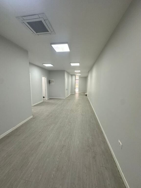 🏢 Spazio Commerciale Premium in Affitto – Via Hoxha Tahsim, Tirana