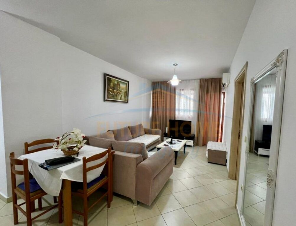 Affitto, Appartamento 1+1, Ex Mercato Elettrico, Tirana.