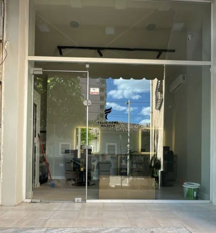 SHITET DYQAN 24M2 RRUGA E BARRIKADAVE 150.000 EURO FH-77306