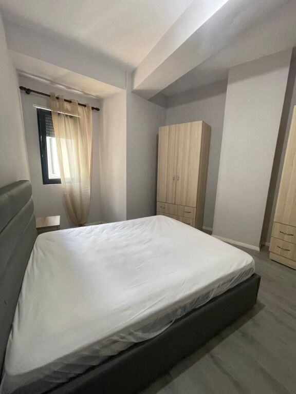 Affittasi appartamento 1+1 al quarto piano vicino a rotonda Astir