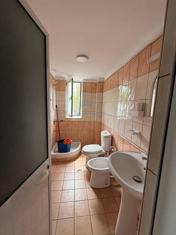 Qera, Apartament 2+1 Rruga Asim Vokshi, Tiranë. 550 €