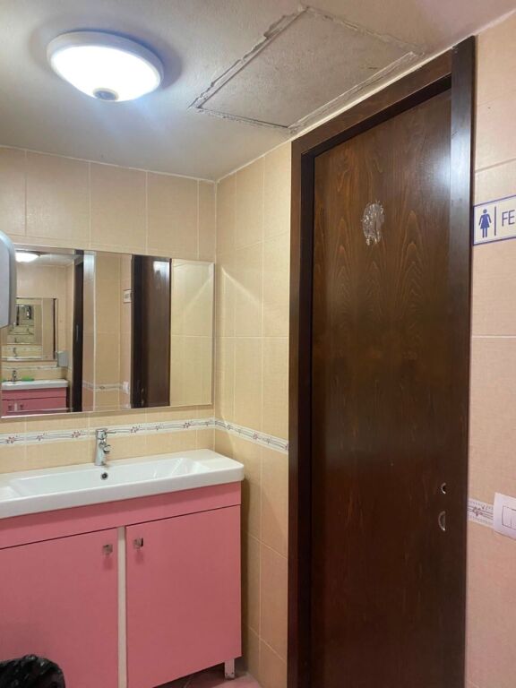 Exclusive Investment Opportunity: Premium Bar-Restaurant for Sale Near the Train Station, Durrës