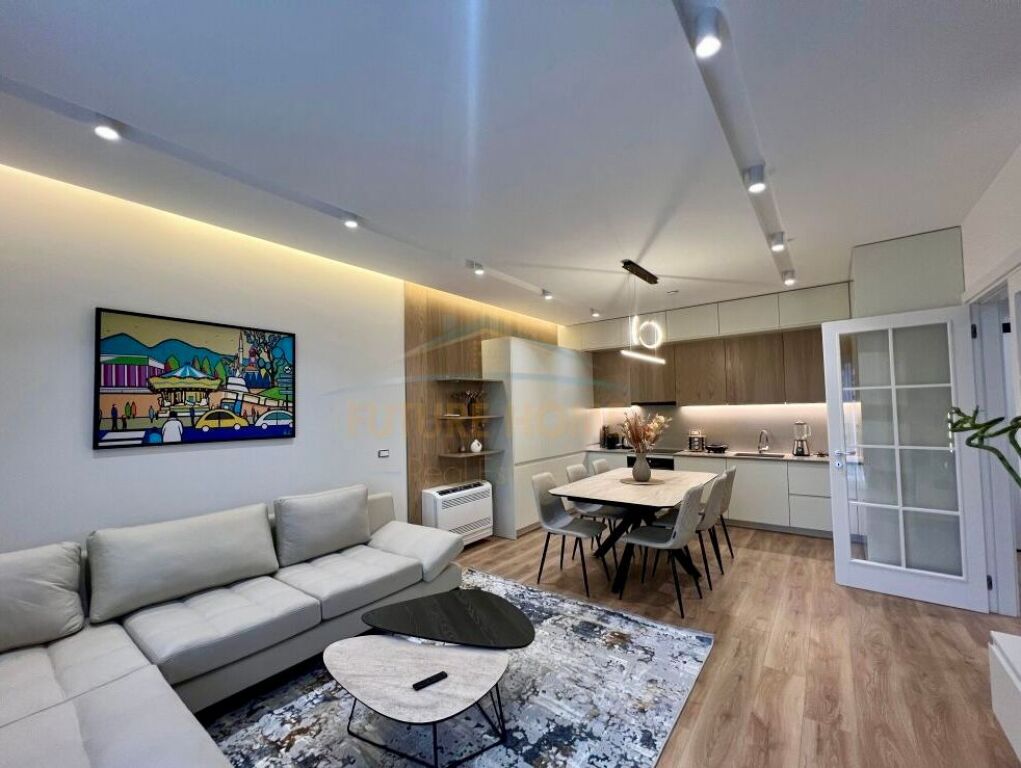 Qera, Apartament 2+1+2, Kompleksi Orbital , Stacioni i Trenit, Tiranë.