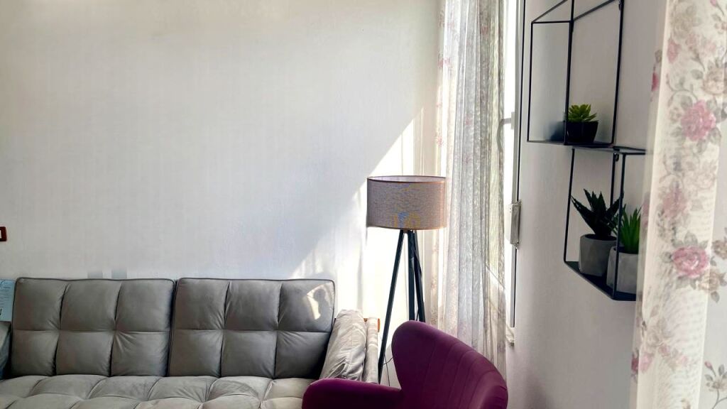 🏡 Apartament 1+1 me qira – Pazari i Ri