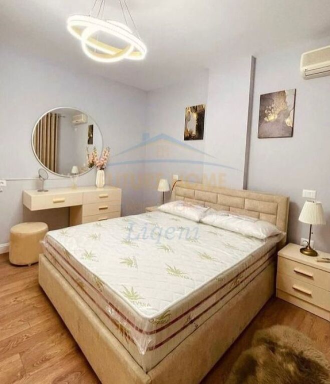 Apartament 2+1per qera tek Ish Parku i Autobuzave