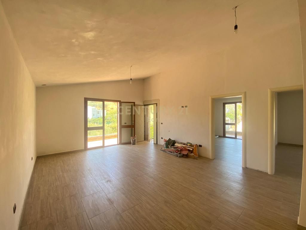SUPER VILLA FOR SALE IN THE SPITALLE AREA, DURRES !!