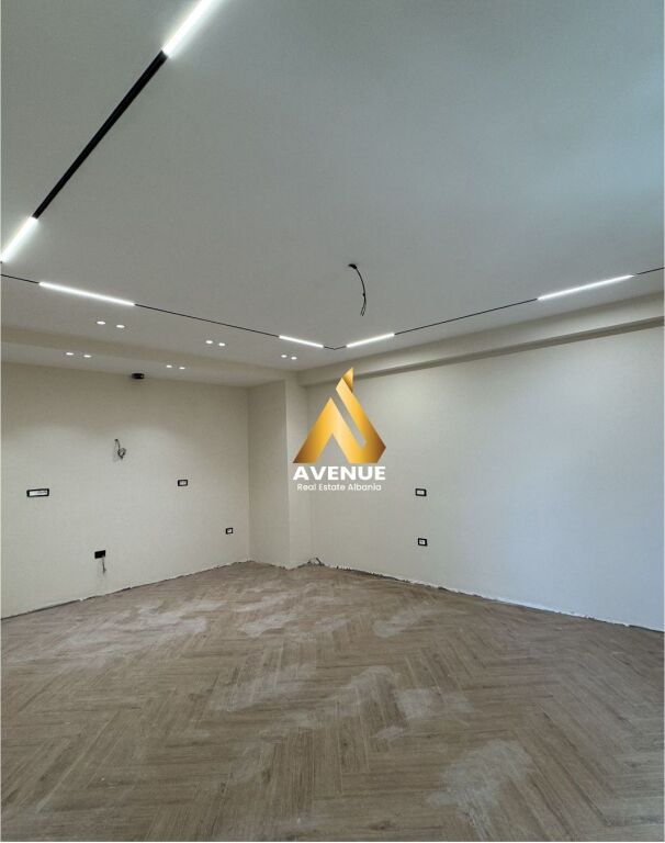 SHITET APARTAMENT 2+1+2 ,ISH EKSPOZITA, TIRANË