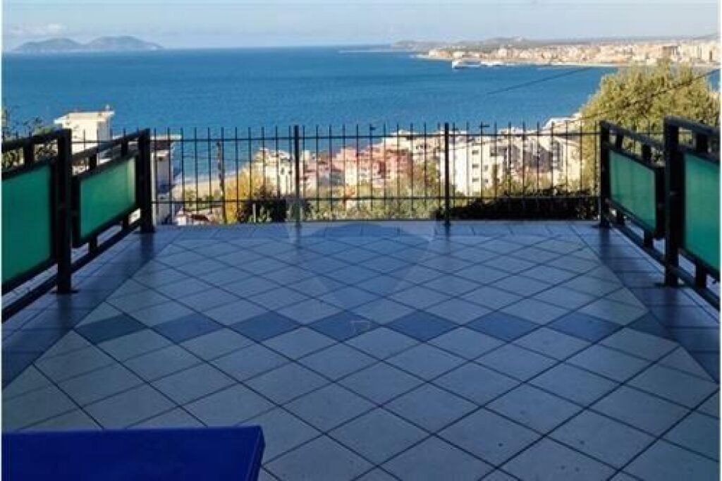 APARTMENT WITH SEA VIEW