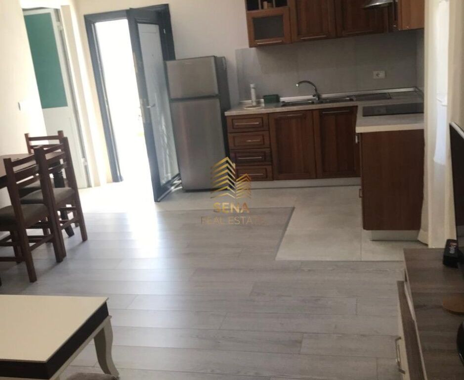 Affitto, Ingresso Privato 1+1+Posto Auto, Ex Mercato Elettrico, 40.000 Lek/mese