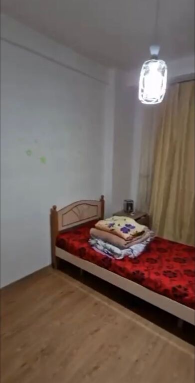 5-Maj, jepet me qira apartament 3+1+2Wc. 50.000 Leke