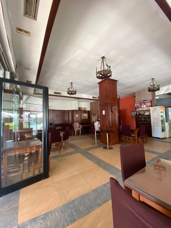 Exclusive Investment Opportunity: Premium Bar-Restaurant for Sale Near the Train Station, Durrës