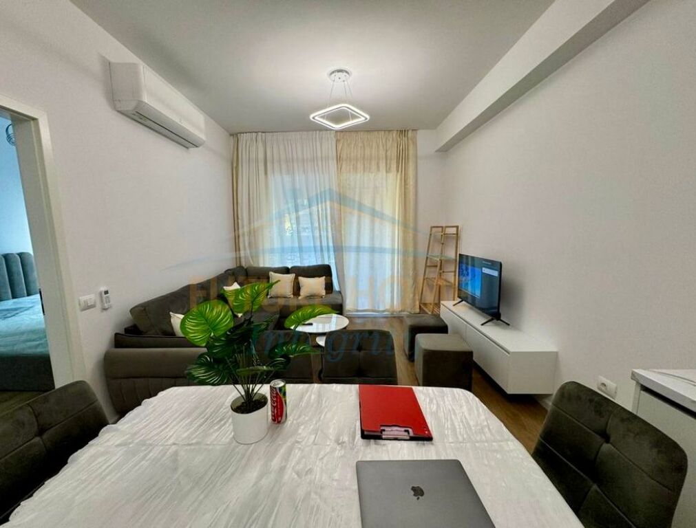 Affitto, Appartamento 1+1, Complesso Kaimi, Tirana.
