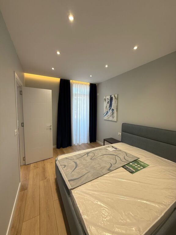 shitet apartamenti /mzslzm shyri