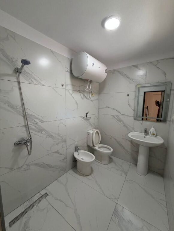 VILE PRIVATE ME QERA 1+1 PAZARI I RI 42.000 LEKE FH-77254