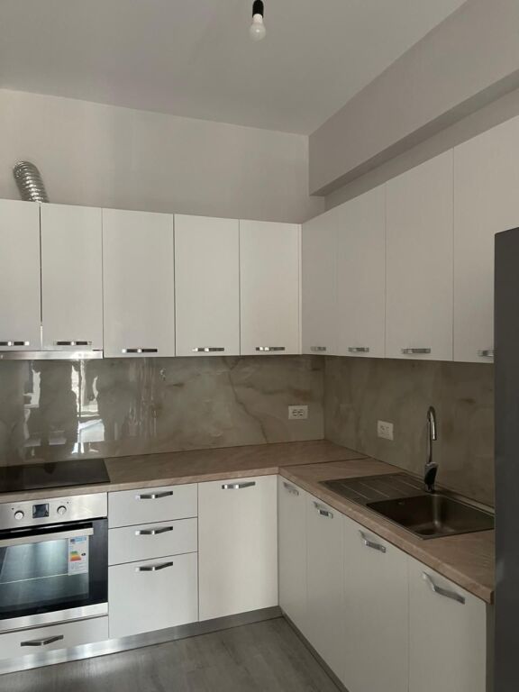 🏡 JEPET ME QIRA APARTAMENT 1+1 – ASTIR, TE RRETHI