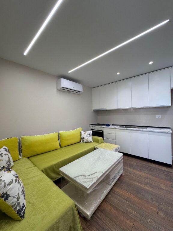 Jepet me qera  apartament 2+1+2 ne Sauk