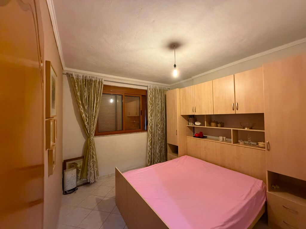 For rent, Apartment 1+1, At Shkëmbin e Kavajës – Near Hotel Anfora.